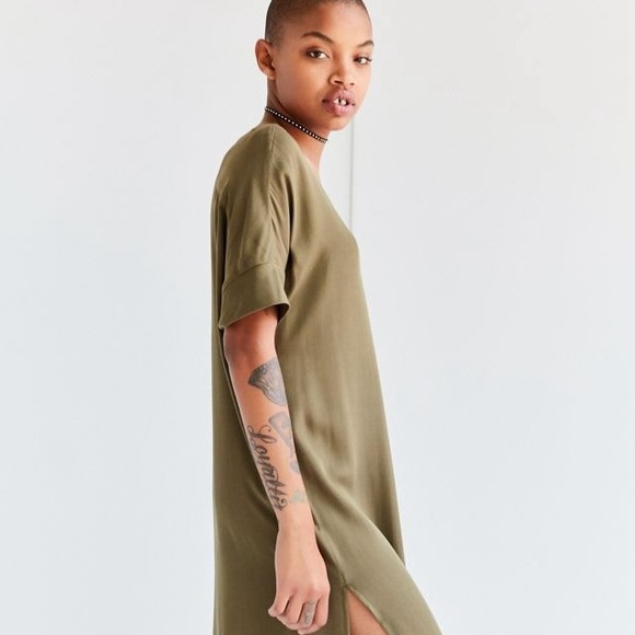 NWT Urban Outfitters Silence + Noise Large Olive Drapey Woven Midi Tee Dress - Picture 3 of 8
